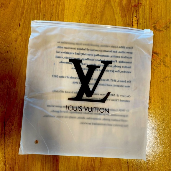 Lv monogram black and grey beanie.New - Picture 5 of 5